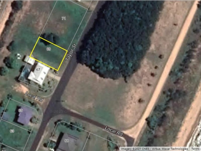 69 Taylor Street, Tully Heads QLD 4854