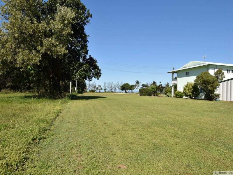 69 Taylor Street, Tully Heads QLD 4854