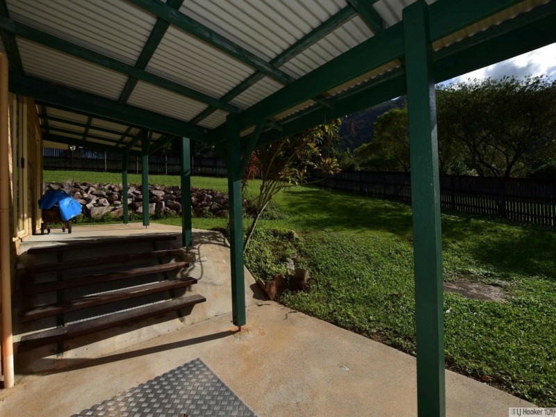 19 Bamber Street, Tully QLD 4854