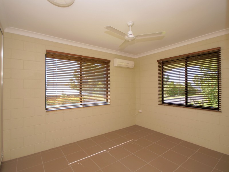 9 Henry Street, Tully QLD 4854