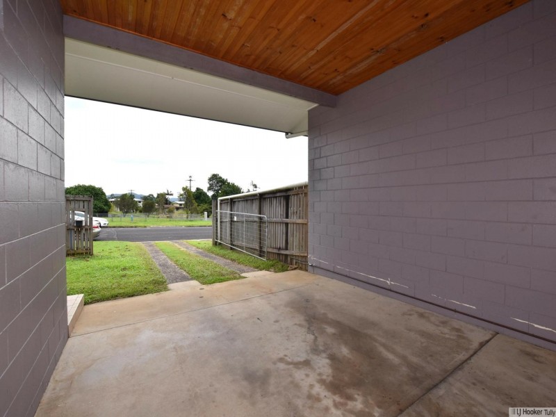 9 Henry Street, Tully QLD 4854