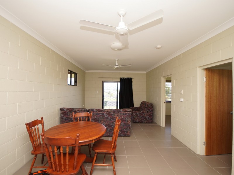 9 Henry Street, Tully QLD 4854