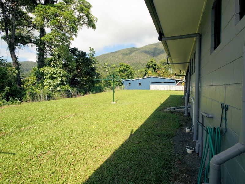 9 Henry Street, Tully QLD 4854