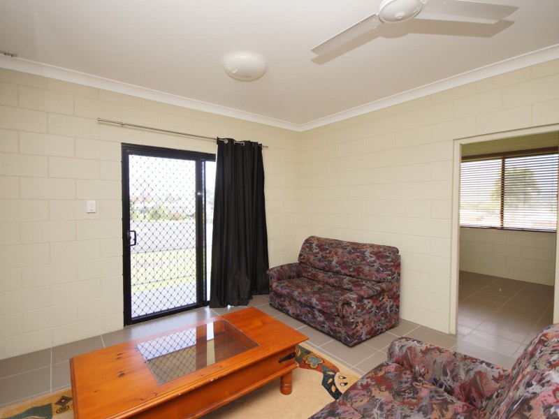 9 Henry Street, Tully QLD 4854