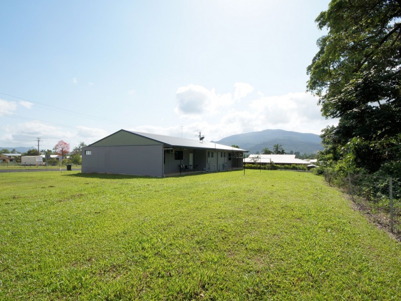 9 Henry Street, Tully QLD 4854