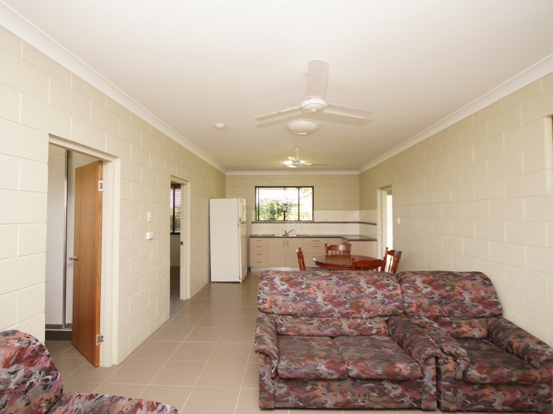 9 Henry Street, Tully QLD 4854