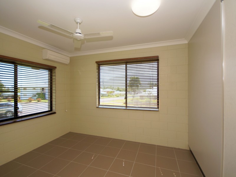 9 Henry Street, Tully QLD 4854