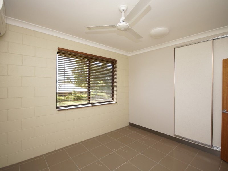 9 Henry Street, Tully QLD 4854