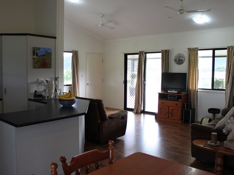 154 Old Tully Road, Birkalla QLD 4854