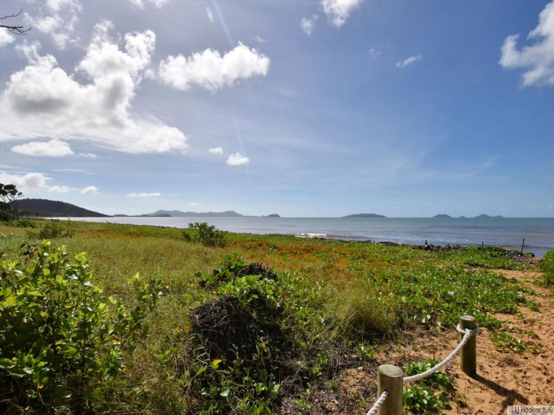 117 Taylor Street, Tully Heads QLD 4854