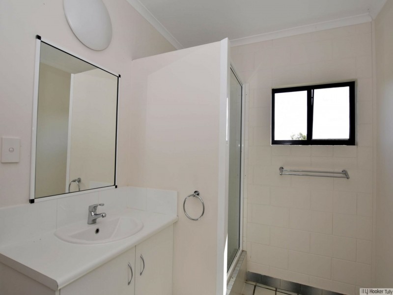 117 Taylor Street, Tully Heads QLD 4854