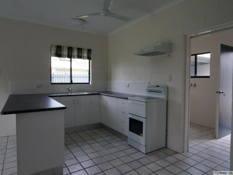 117 Taylor Street, Tully Heads QLD 4854