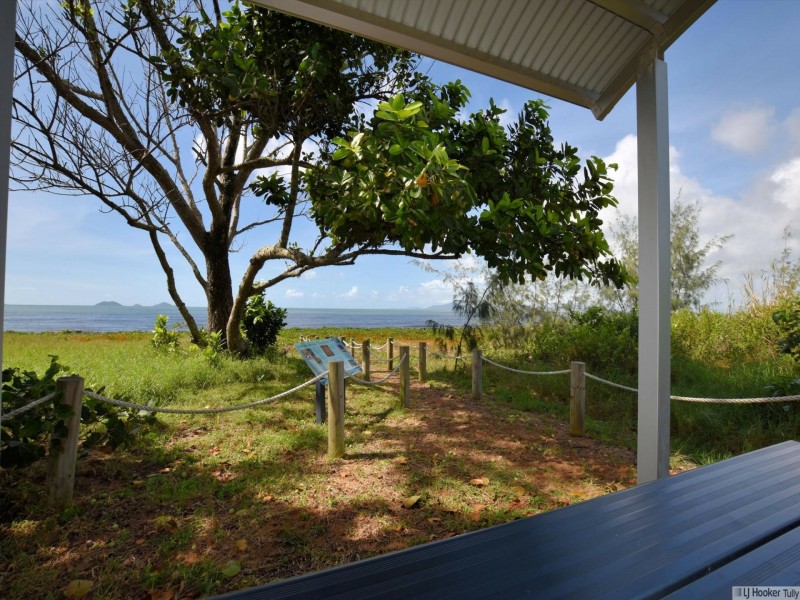 117 Taylor Street, Tully Heads QLD 4854
