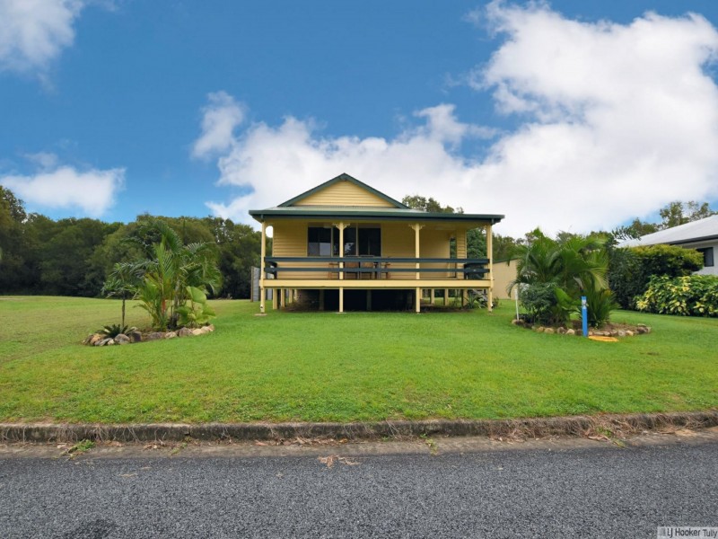 121 Taylor Street, Tully Heads QLD 4854