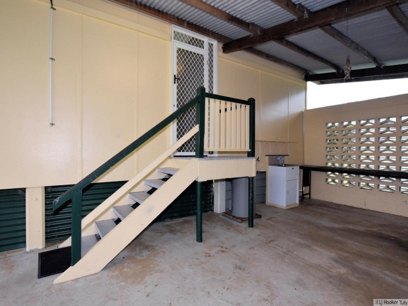 121 Taylor Street, Tully Heads QLD 4854