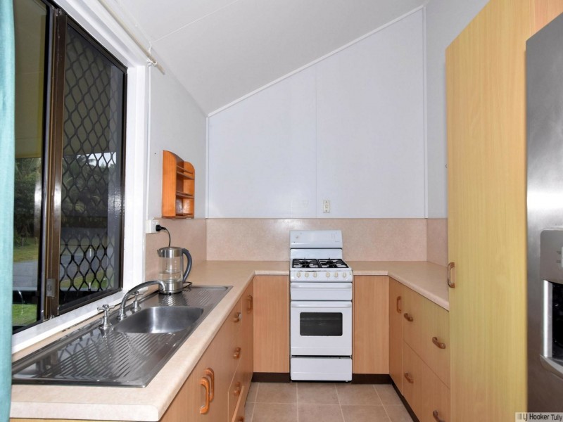 121 Taylor Street, Tully Heads QLD 4854