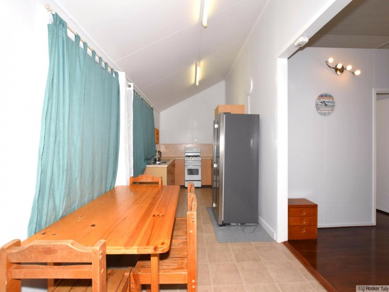 121 Taylor Street, Tully Heads QLD 4854