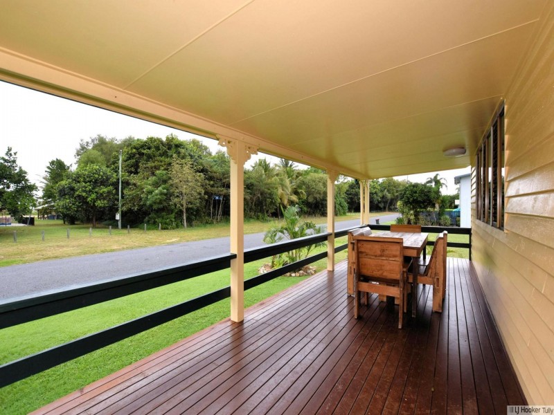 121 Taylor Street, Tully Heads QLD 4854