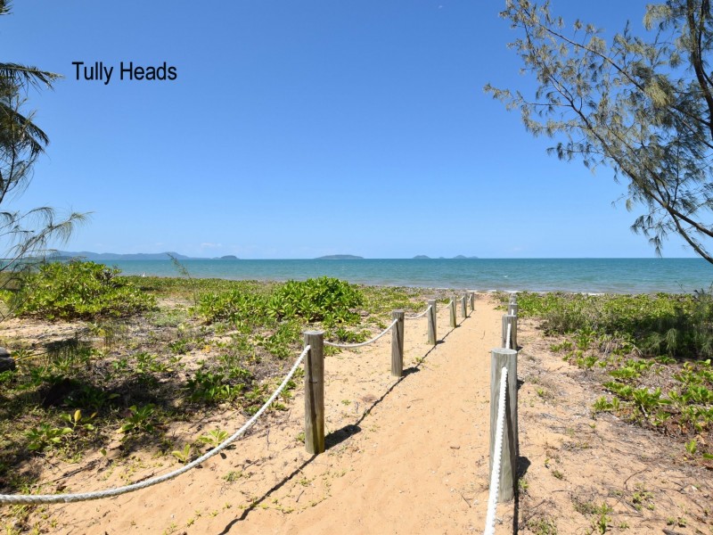121 Taylor Street, Tully Heads QLD 4854