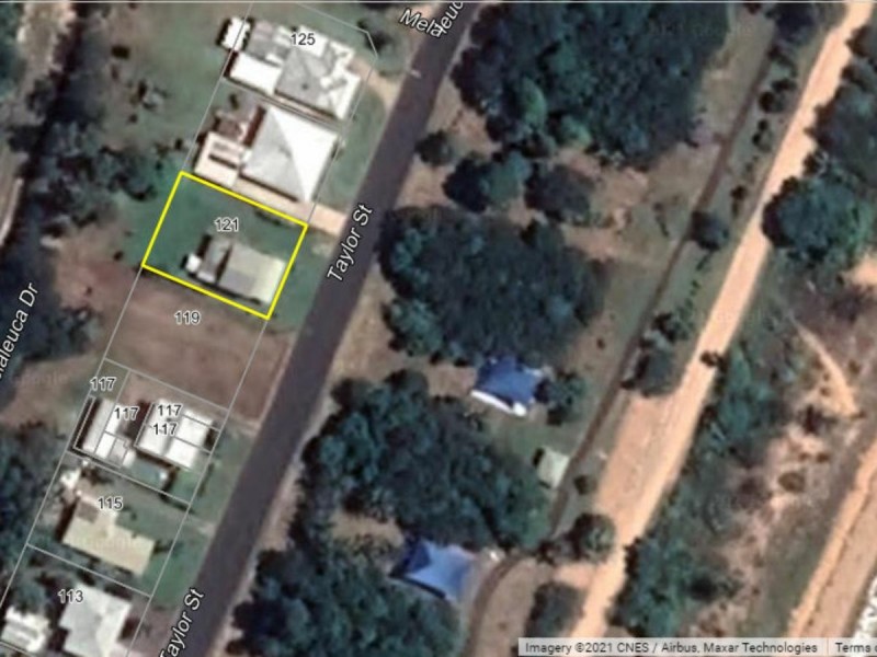 121 Taylor Street, Tully Heads QLD 4854