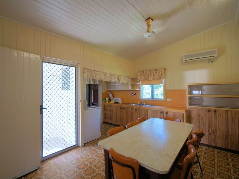 39 Murray Street, Tully QLD 4854