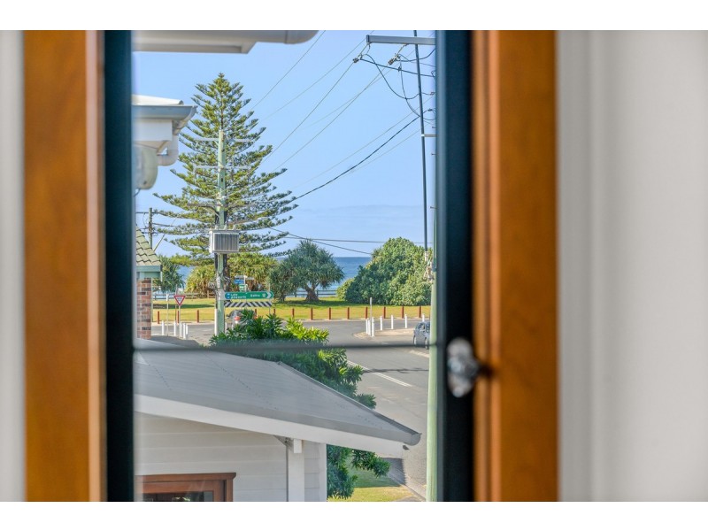 48 Campbell Street, Tully QLD 4854