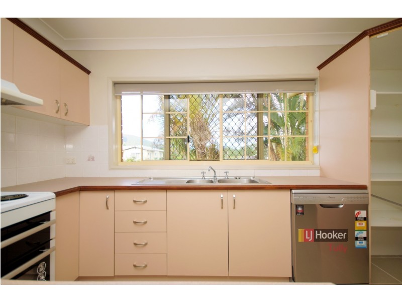 9 Campbell Street, Tully QLD 4854