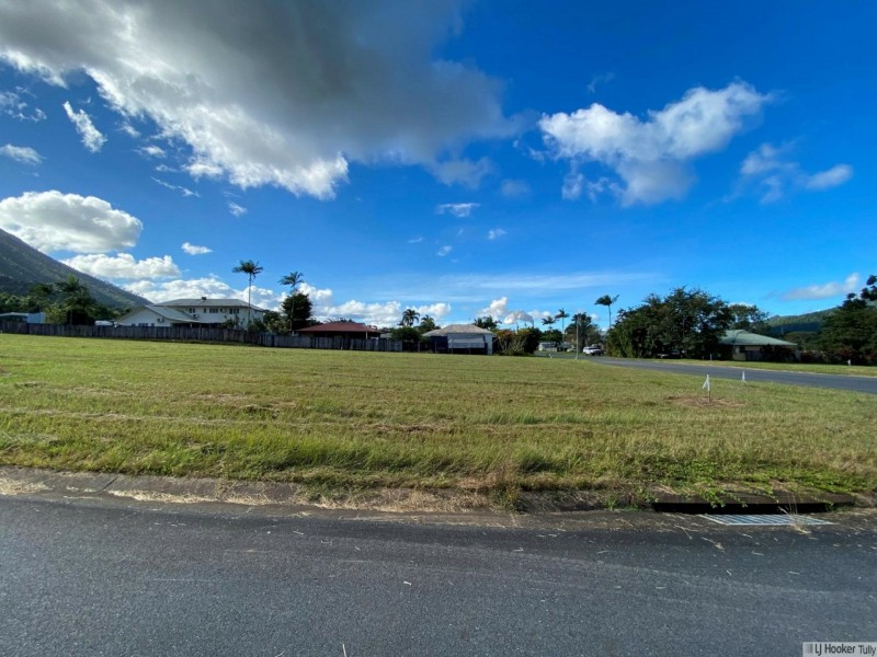 2 Gourley Street, Tully QLD 4854