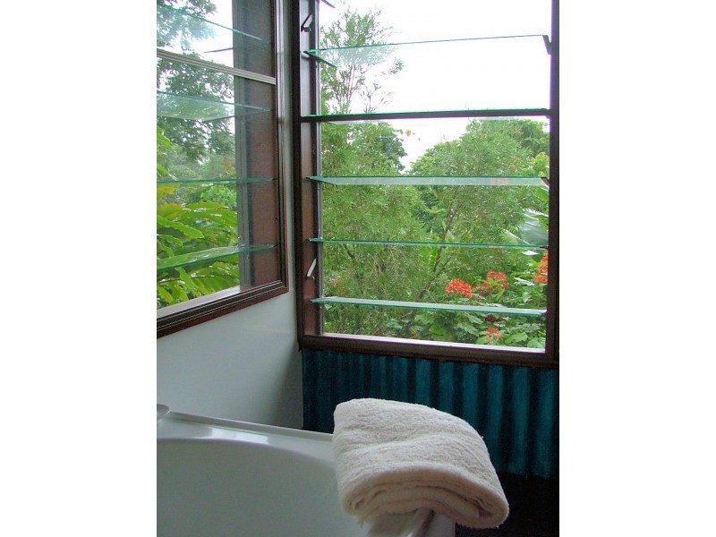 54 Thistle Road, Maadi QLD 4855