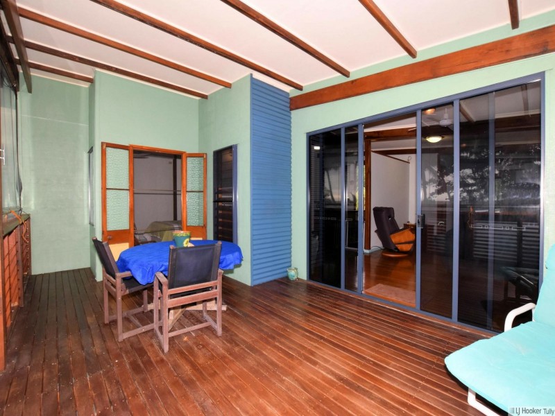 42 Luff Street, Hull Heads QLD 4854