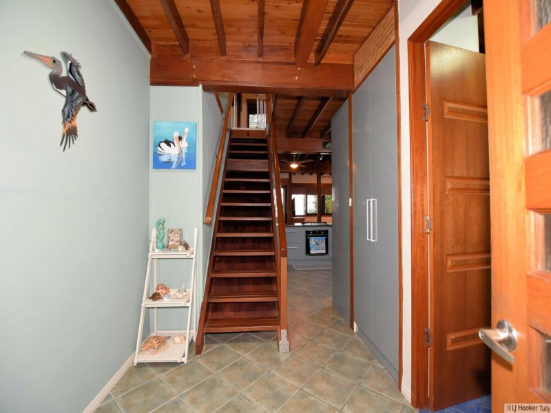 42 Luff Street, Hull Heads QLD 4854