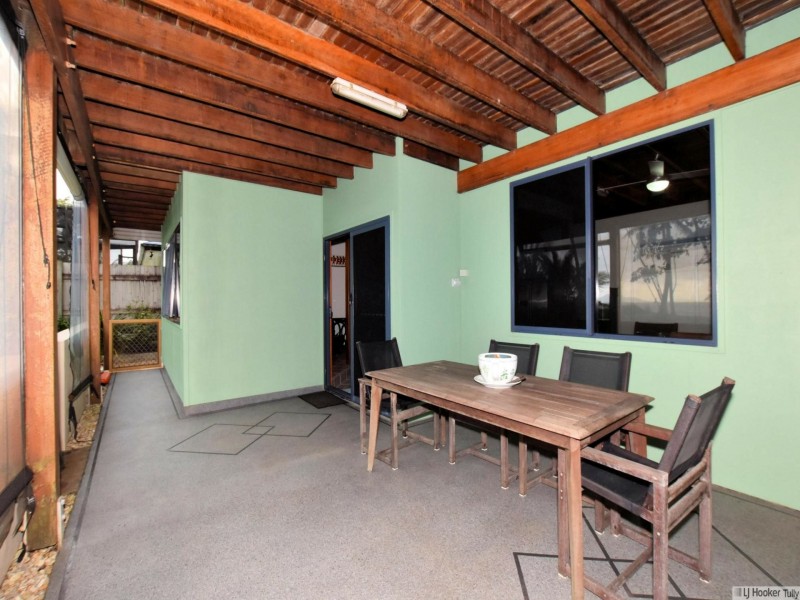 42 Luff Street, Hull Heads QLD 4854