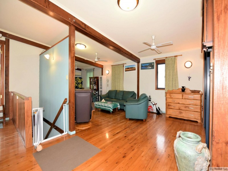 42 Luff Street, Hull Heads QLD 4854