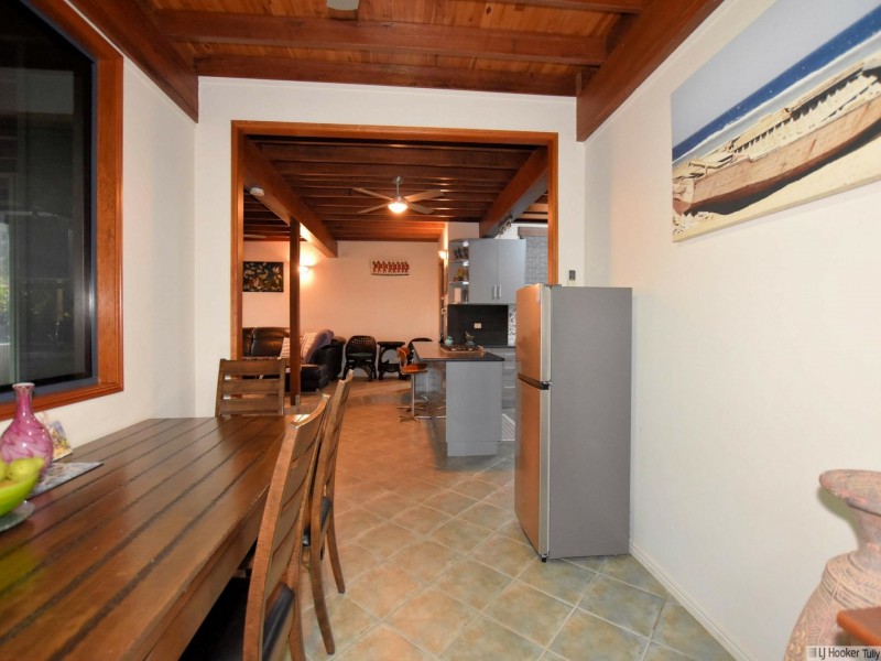 42 Luff Street, Hull Heads QLD 4854