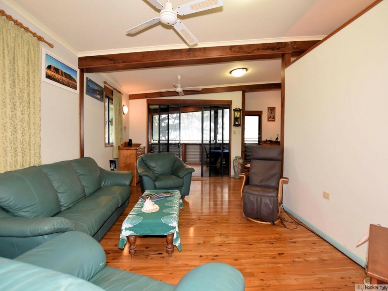 42 Luff Street, Hull Heads QLD 4854