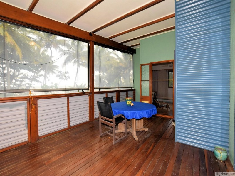 42 Luff Street, Hull Heads QLD 4854