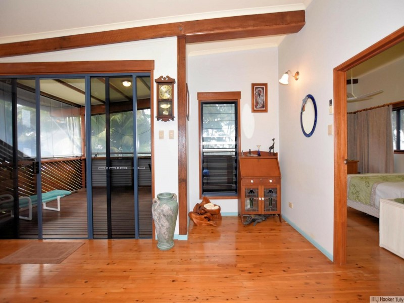 42 Luff Street, Hull Heads QLD 4854