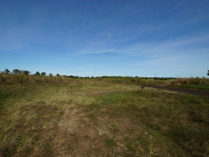 L42 Vipiana Drive, Tully Heads QLD 4854