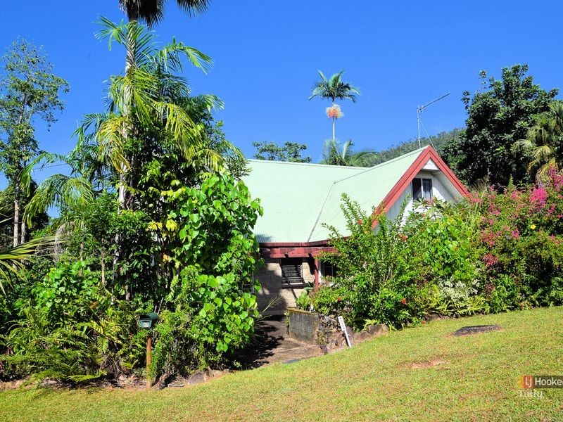 17 Hyatt Street, Tully QLD 4854