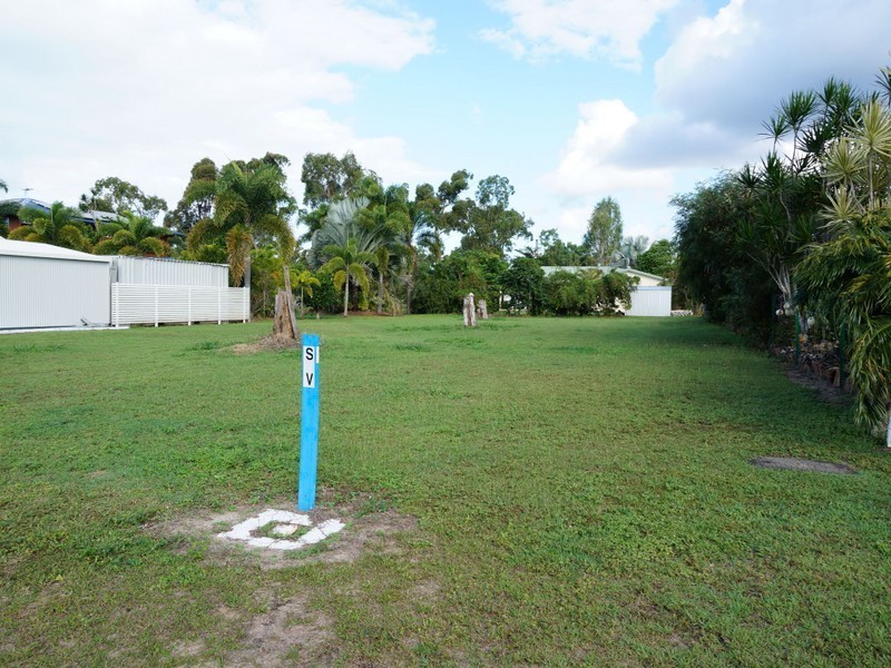 1 Edmondson Close, Cardwell QLD 4849