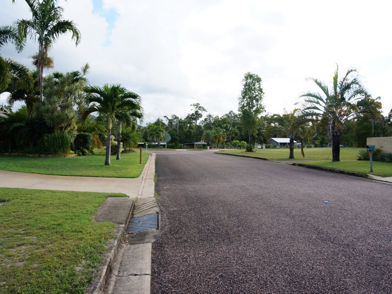 1 Edmondson Close, Cardwell QLD 4849