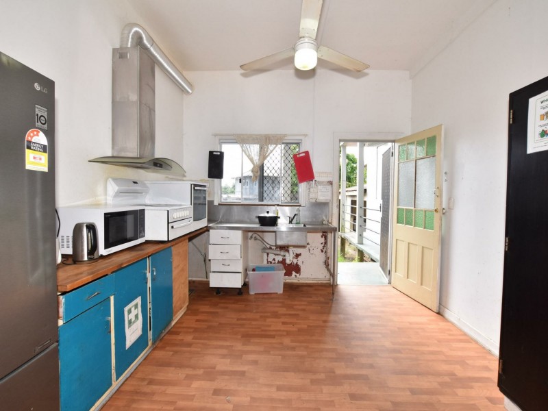 16 Blackman Street, Tully QLD 4854