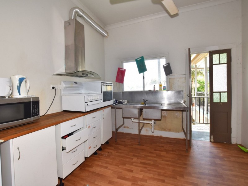 16 Blackman Street, Tully QLD 4854