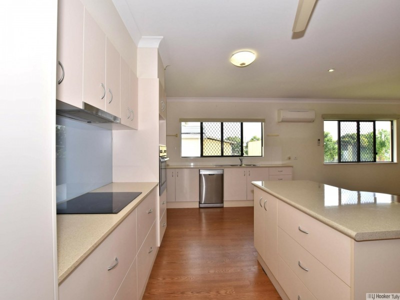 102 Old Tully Road, Birkalla QLD 4854