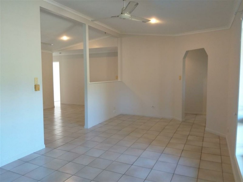 5 Holland Street, Wongaling Beach QLD 4852