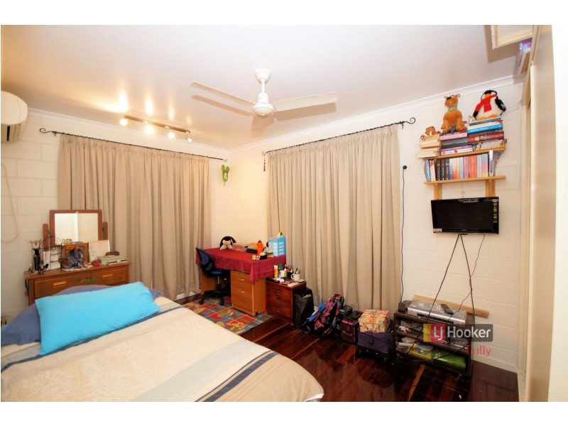 13 Bamber Street, Tully QLD 4854