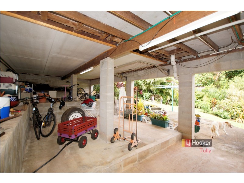 13 Bamber Street, Tully QLD 4854