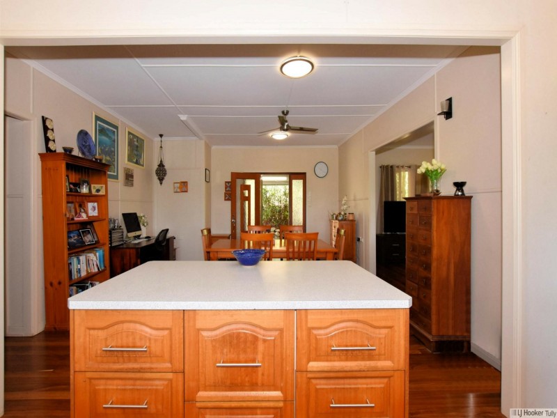 22 Hyatt Street, Tully QLD 4854