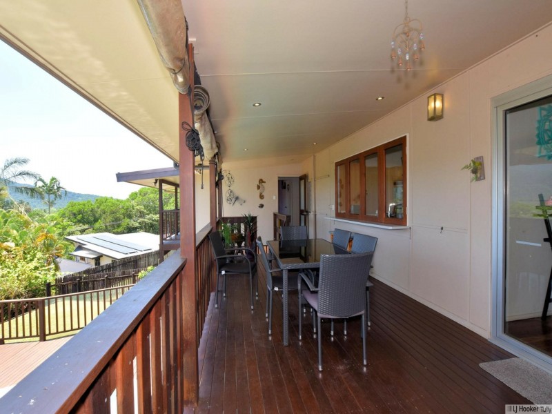 22 Hyatt Street, Tully QLD 4854