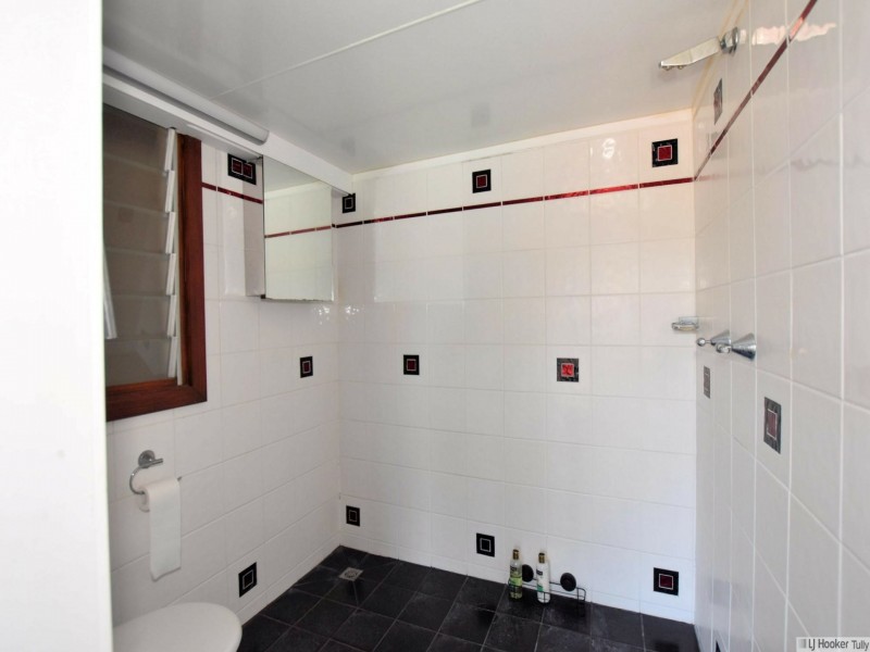 22 Hyatt Street, Tully QLD 4854